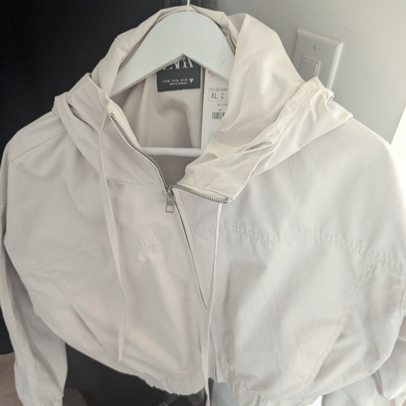 Zara Crop Hooded Jacket - Picture 5 of 16